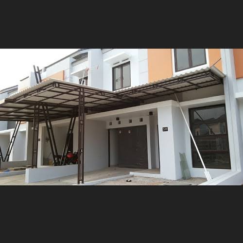 Kanopi carport rumah warna putih tampak depan